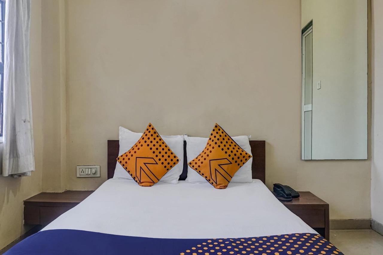 Oyo Flagship 75444 Hotel Kinara Lodging & Boarding Mangvadi Zewnętrze zdjęcie