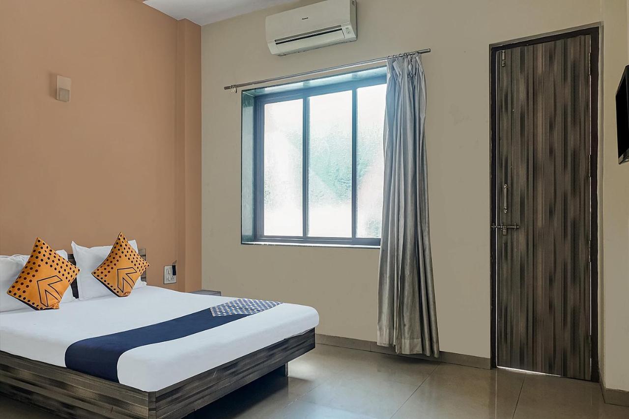 Oyo Flagship 75444 Hotel Kinara Lodging & Boarding Mangvadi Zewnętrze zdjęcie