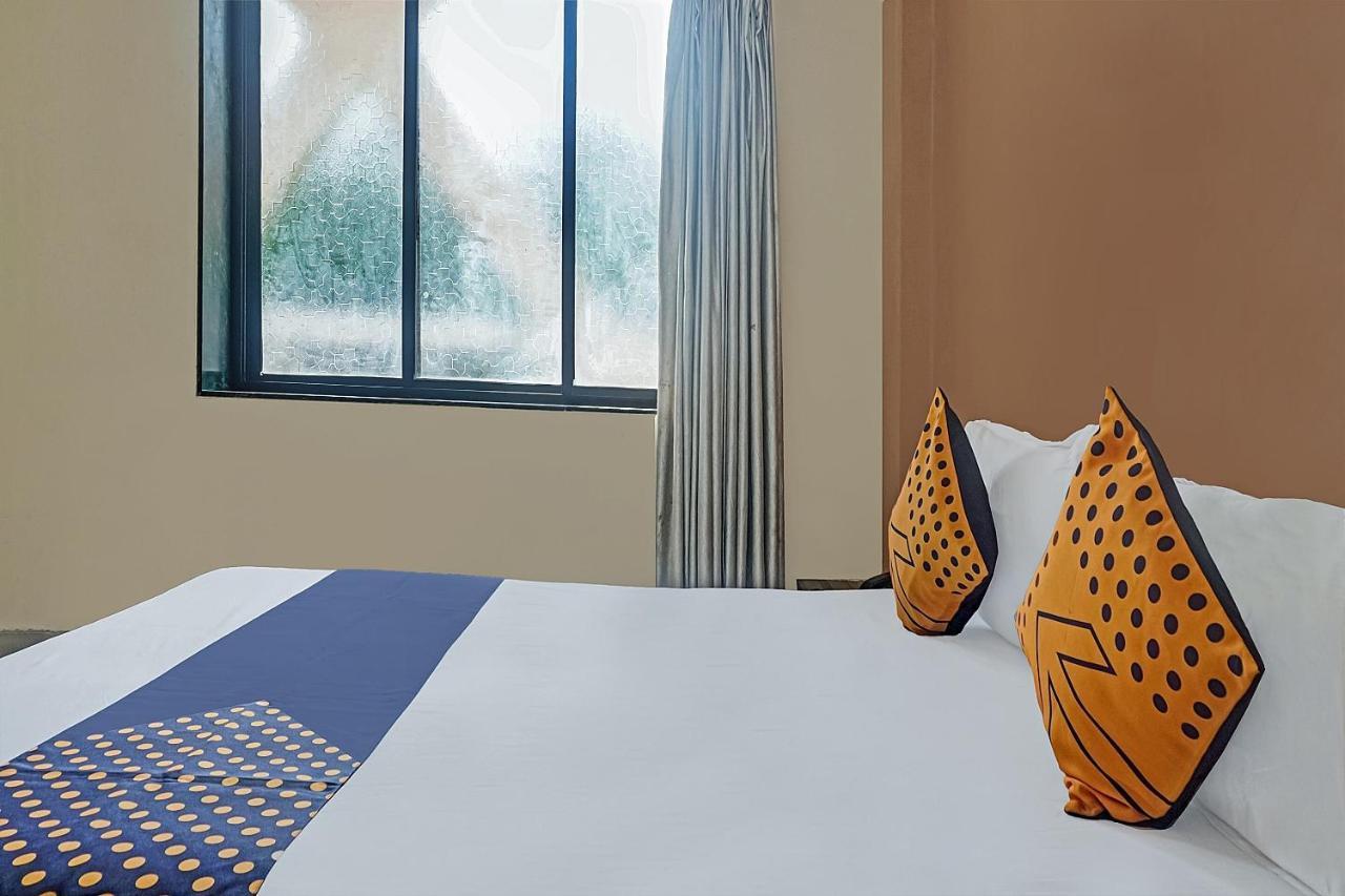 Oyo Flagship 75444 Hotel Kinara Lodging & Boarding Mangvadi Zewnętrze zdjęcie