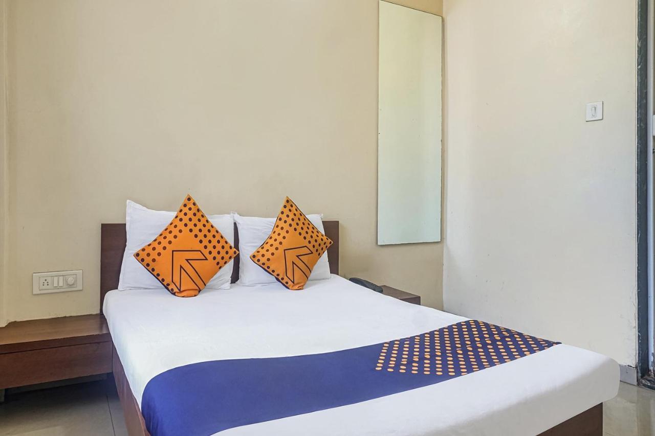 Oyo Flagship 75444 Hotel Kinara Lodging & Boarding Mangvadi Zewnętrze zdjęcie