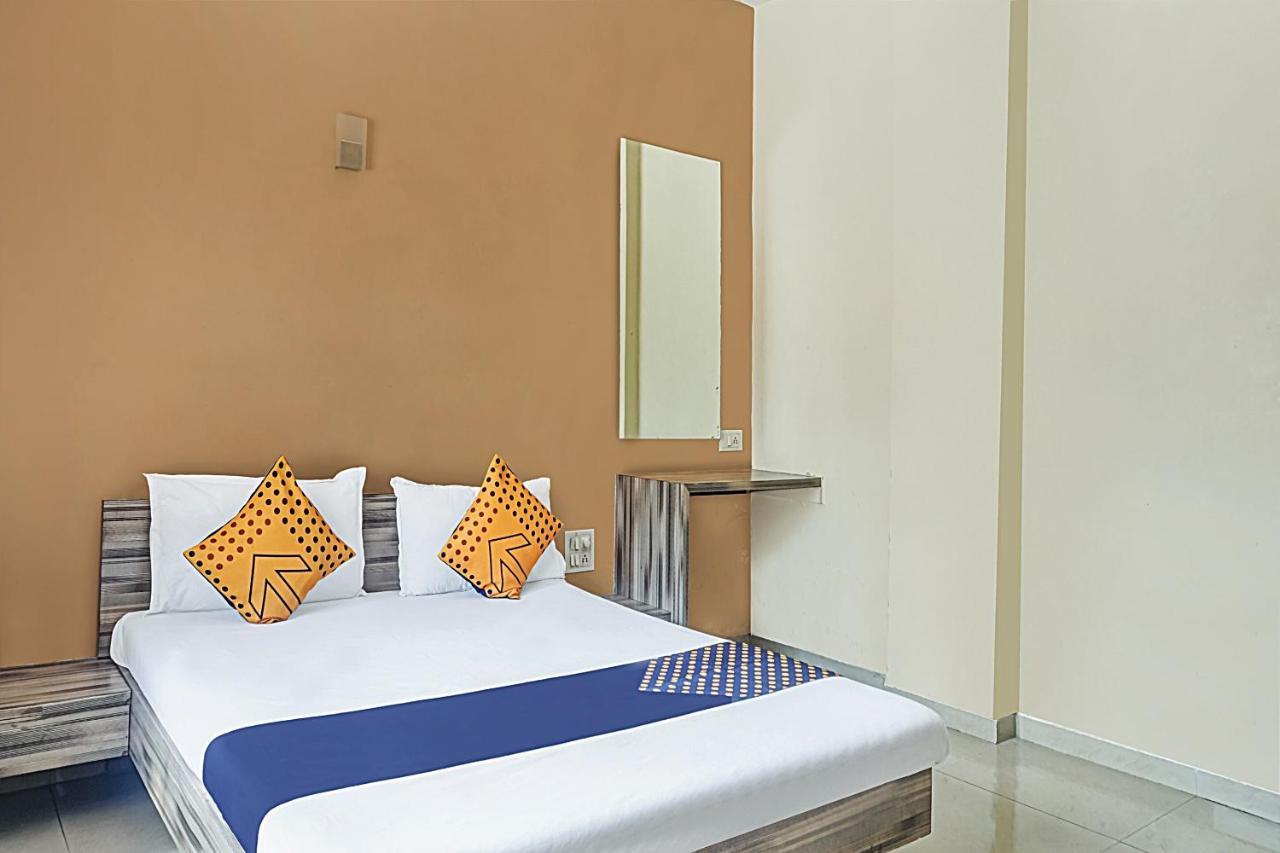Oyo Flagship 75444 Hotel Kinara Lodging & Boarding Mangvadi Zewnętrze zdjęcie